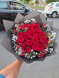 Ramo Buchon de rosas rojas